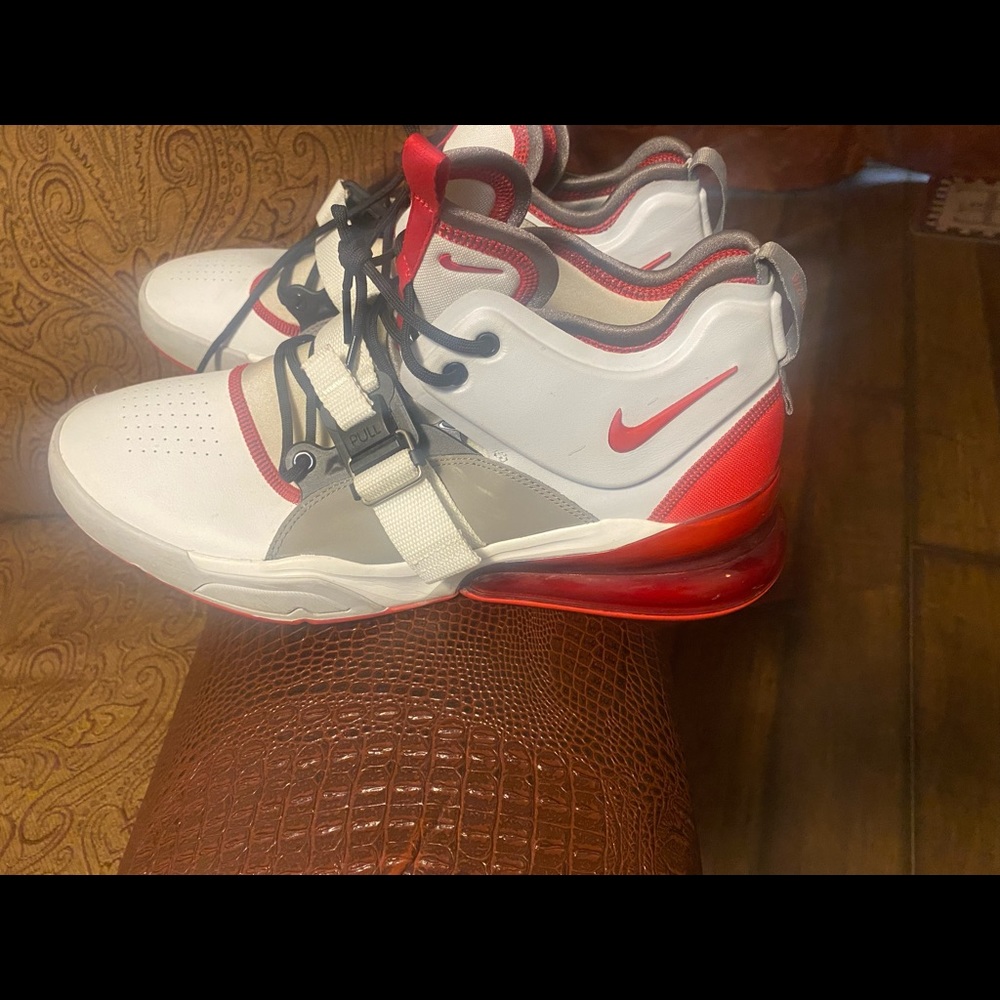 Nike air 270 size 13